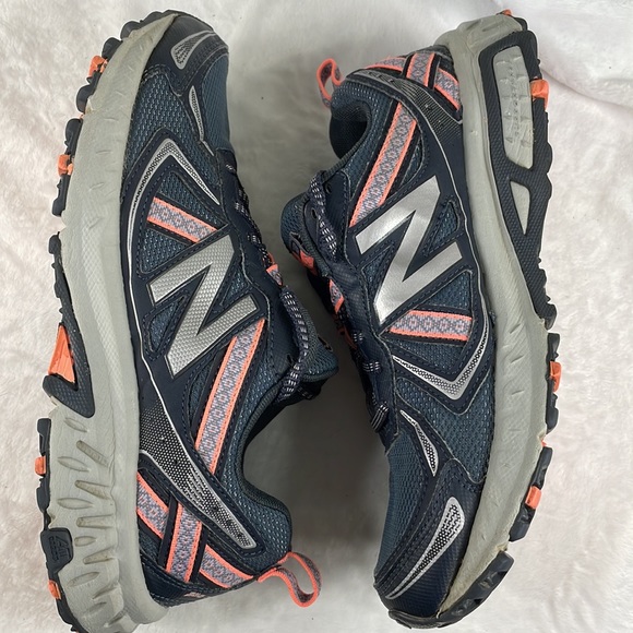 New Balance Thunder 410v5 Trail Running Shoes Size 8.5 Gray / Melon GUC - Picture 11 of 14